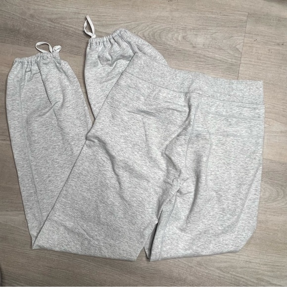 Lululemon Relaxed Fit Joggers, Heather Grey, size 4 - Picture 2 of 5